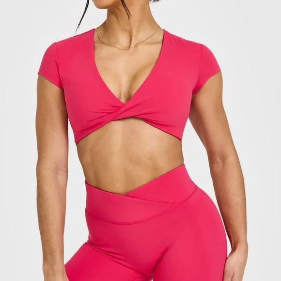 Oner Active UNIFIED TWIST FRONT SHORT SLEEVE CROP TOP - Picture 1 of 5
